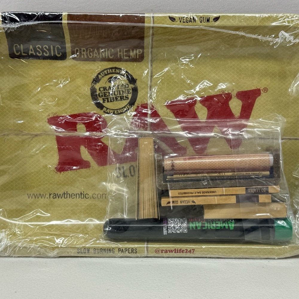 RAW Rolling Tray with Certificate & Extras - Neat Rare Gift Set! NEW & Sealed